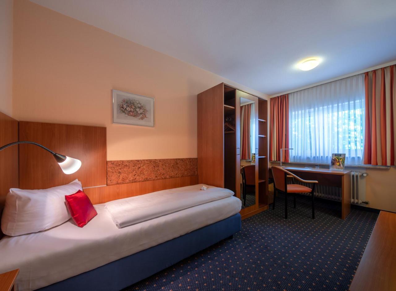Parkhotel Obertshausen Exteriör bild